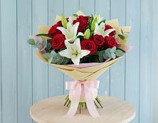 Букет цветов из:  Лилии и Розы в Терволово