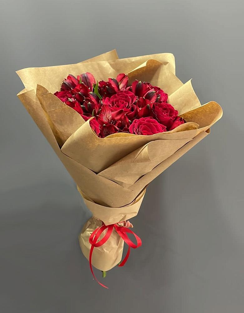 Букет цветов из: Альстромерии и Розы в Терволово