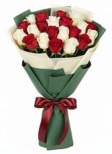 Букет Микс из красных и белых роз в Терволово