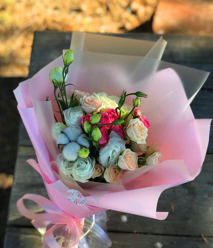 Букет цветов из: Розы и Лизиантусы в Терволово