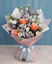 Букет цветов из:  Лизиантусы, Розы, Альстромерии и Гипсофила в Терволово