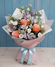 Букет цветов из:  Лизиантусы, Розы, Альстромерии и Гипсофила в Терволово