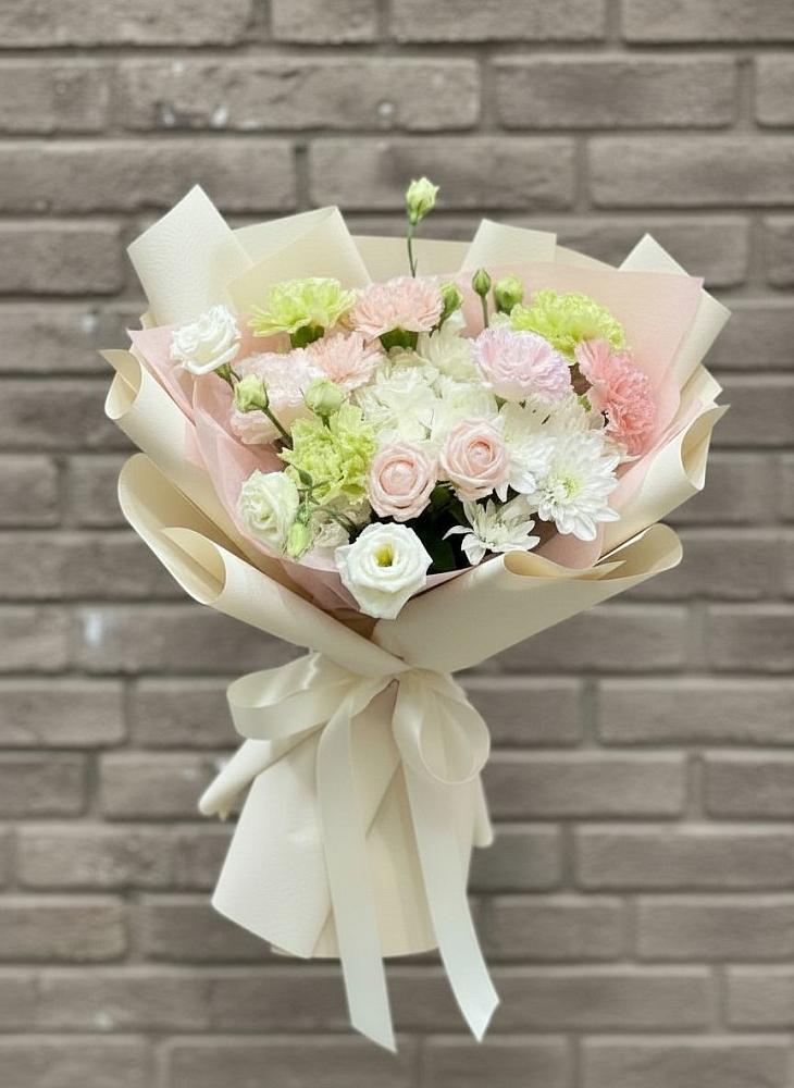 Букет цветов из: Гвоздики, Розы, Лизиантусы и Хризантемы в Терволово