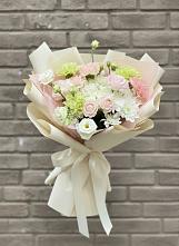 Букет цветов из:  Гвоздики, Розы, Лизиантусы и Хризантемы #REPLACE_PRED# Терволово