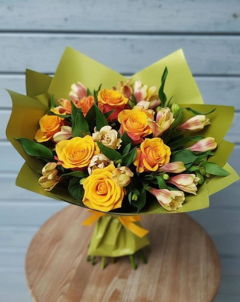 Букет цветов из: Альстромерии и Розы в Терволово