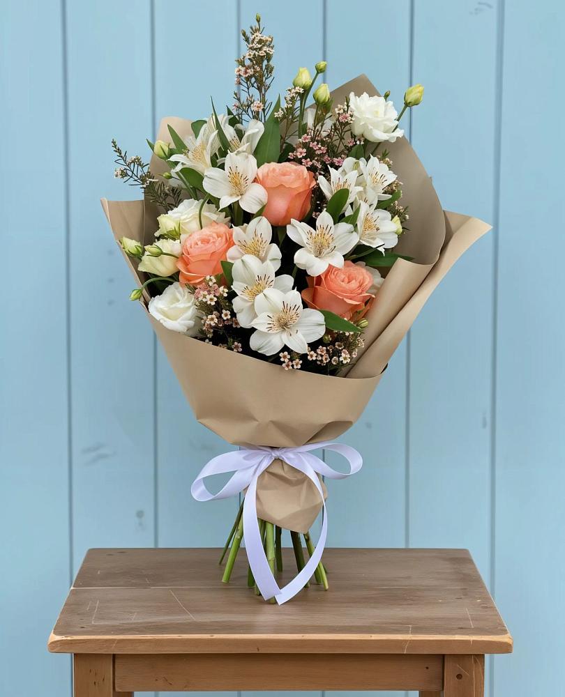 Букет цветов из: Альстромерии, Лизиантусы, Розы и Хризантемы в Терволово
