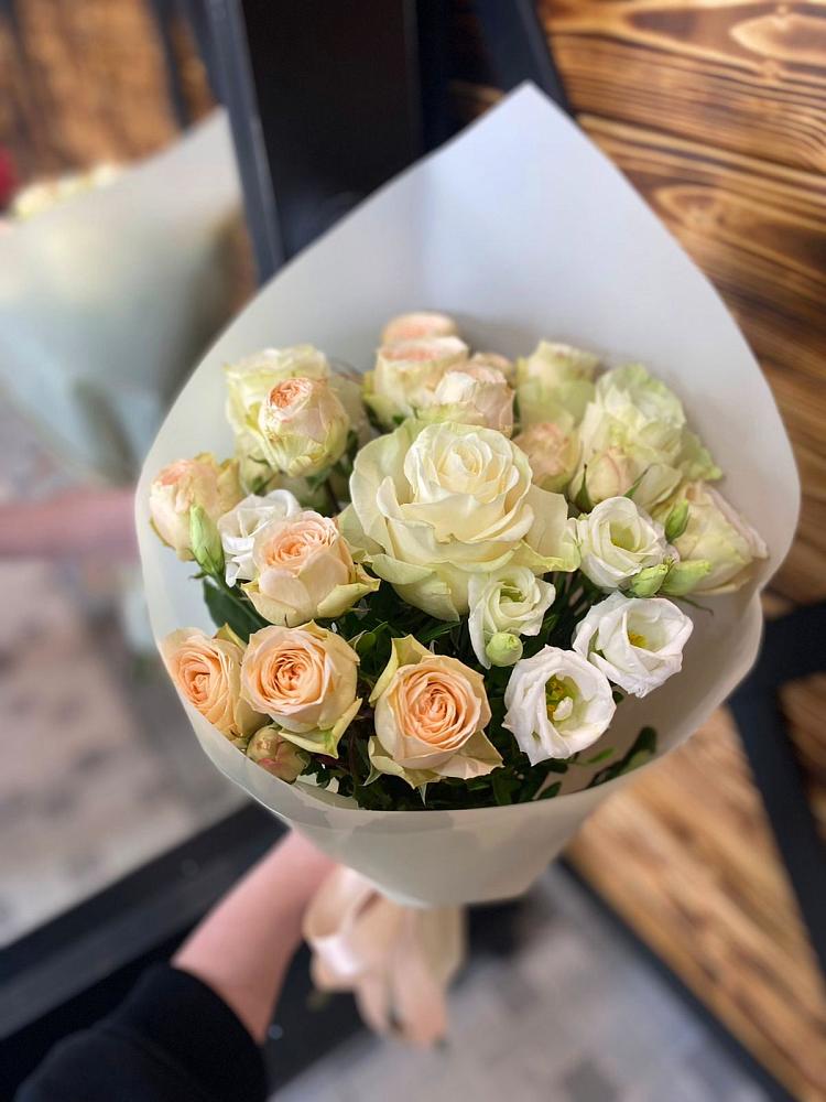 Букет цветов из: Розы и Лизиантусы в Терволово